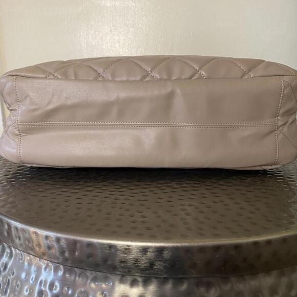 NWT Gilda Paris Quilted Taupe VEGAN Leather Tote - Picture 5 of 8